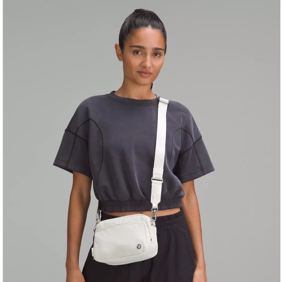 Lululemon Everywhere Crossbody Bag - Picture 11 of 12